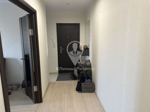 4-к квартира, 6/9 эт., 93м²